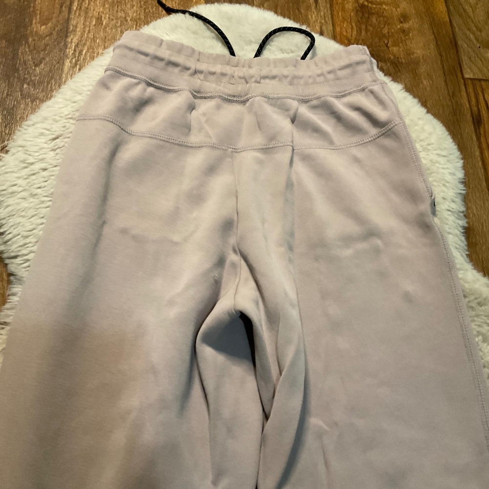 Nike Jogger Size XS Womens Fleece CW4292 Tan Cotton Blend Athleisure Cozy - Picture 8 of 9